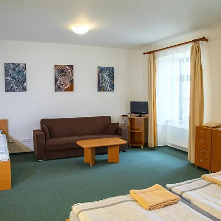 Apartmany Prizamci Uhersky Ostroh Exterior photo